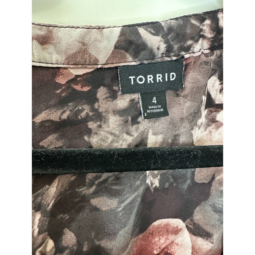 Torrid Floral Georgette Tie Neck Top Blouse Plus Size 4 4X Quiet Luxury Office - Picture 8 of 13